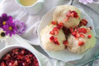 Pillowy German Sweet Dampfnudel