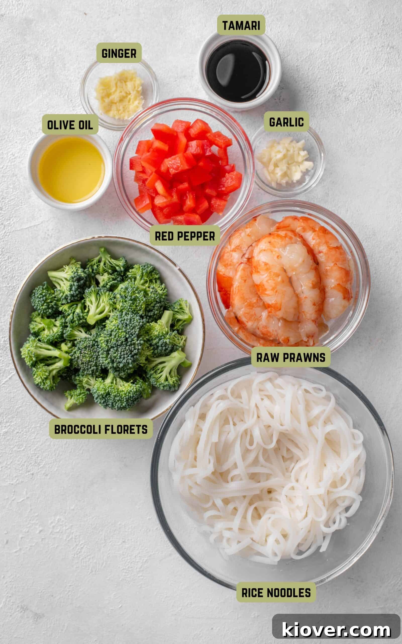 Savory Prawn Noodles 3 Ingredients to make Prawn Noodles.