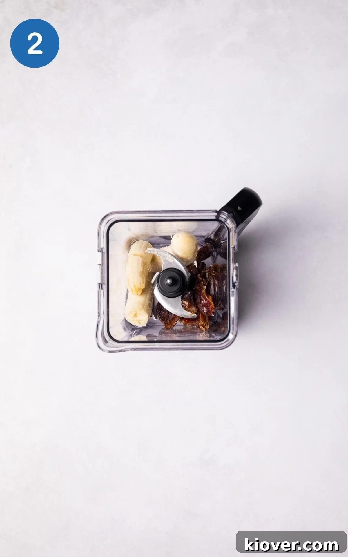 Dates and bananas in food processor.