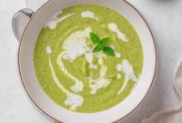 Creamy Broccoli Soup Recipe with Garlic and Cheddar