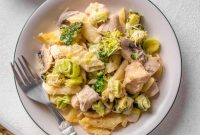 Creamy Chicken Pasta Bake with Melty Cheese and Herbs