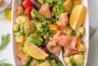 Smoked Salmon Salad with Avocado & Lemon-Dill Dressing