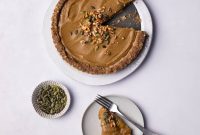 No-Bake Pumpkin Cheesecake Pie Recipe for Fall Gatherings