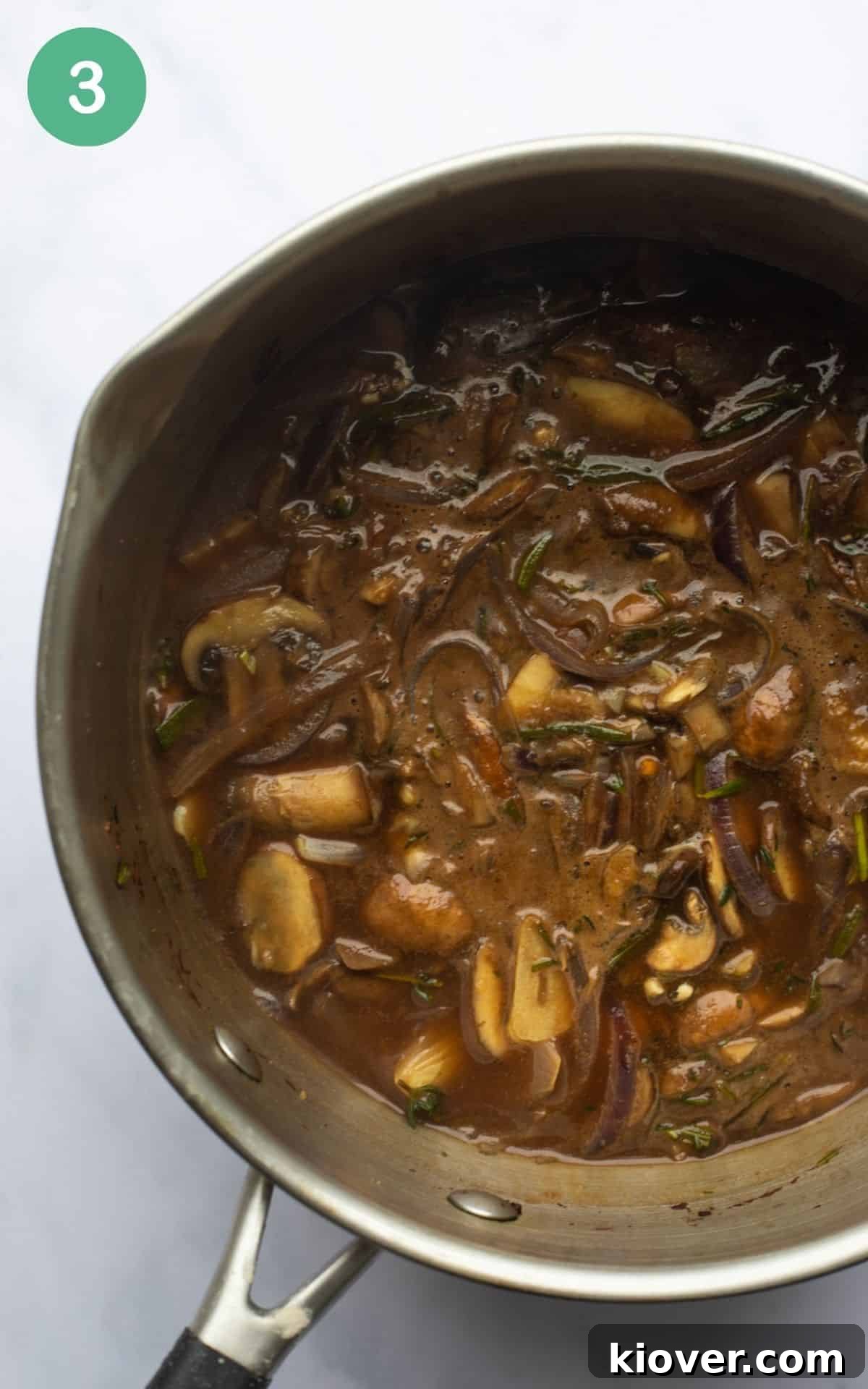 Creamy Mushroom Gravy Recipe for Roast and Mashed Potatoes 6 cooked mushroom gravy before serving
