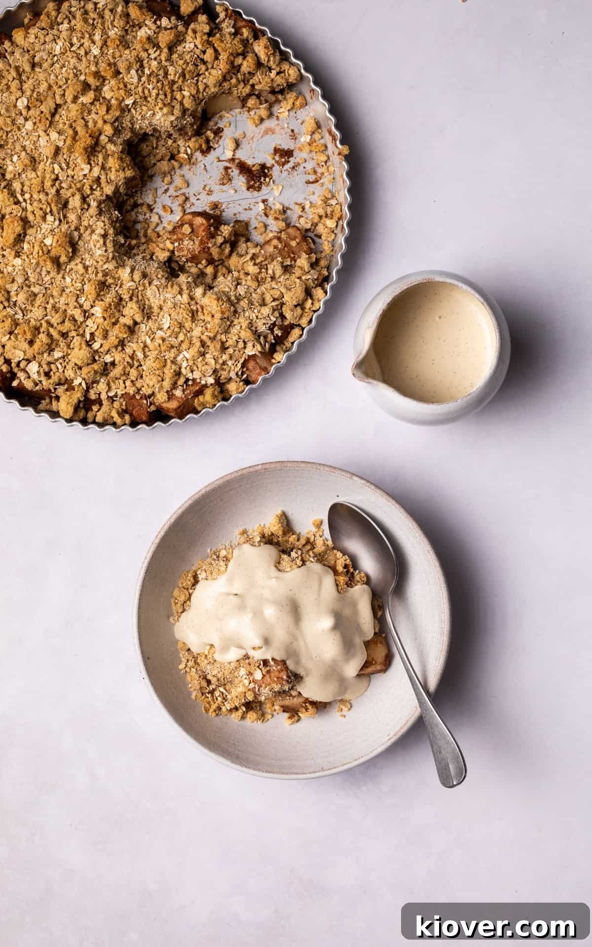 oat crumble topping with vanilla cashew cream.