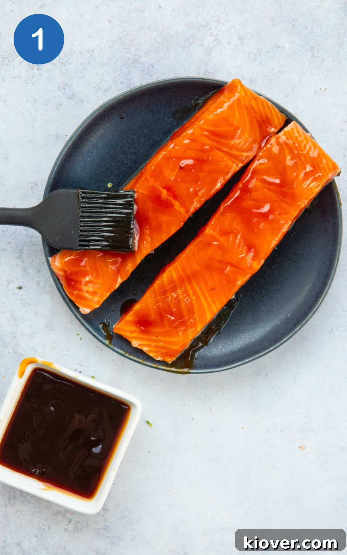 Creamy Salmon Noodle Bowl with Lemon and Dill 4 salmon fillets with teriyaki sauce.