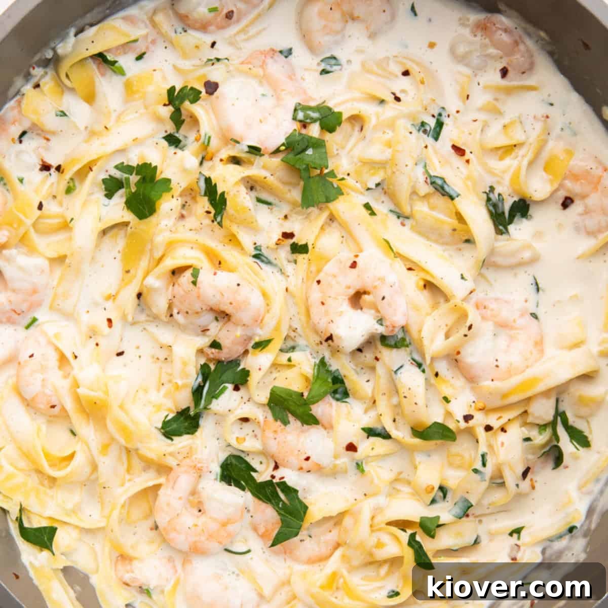Garlic Prawn Linguine with Lemon and Fresh Parsley 2 prawn linguine in a pan.