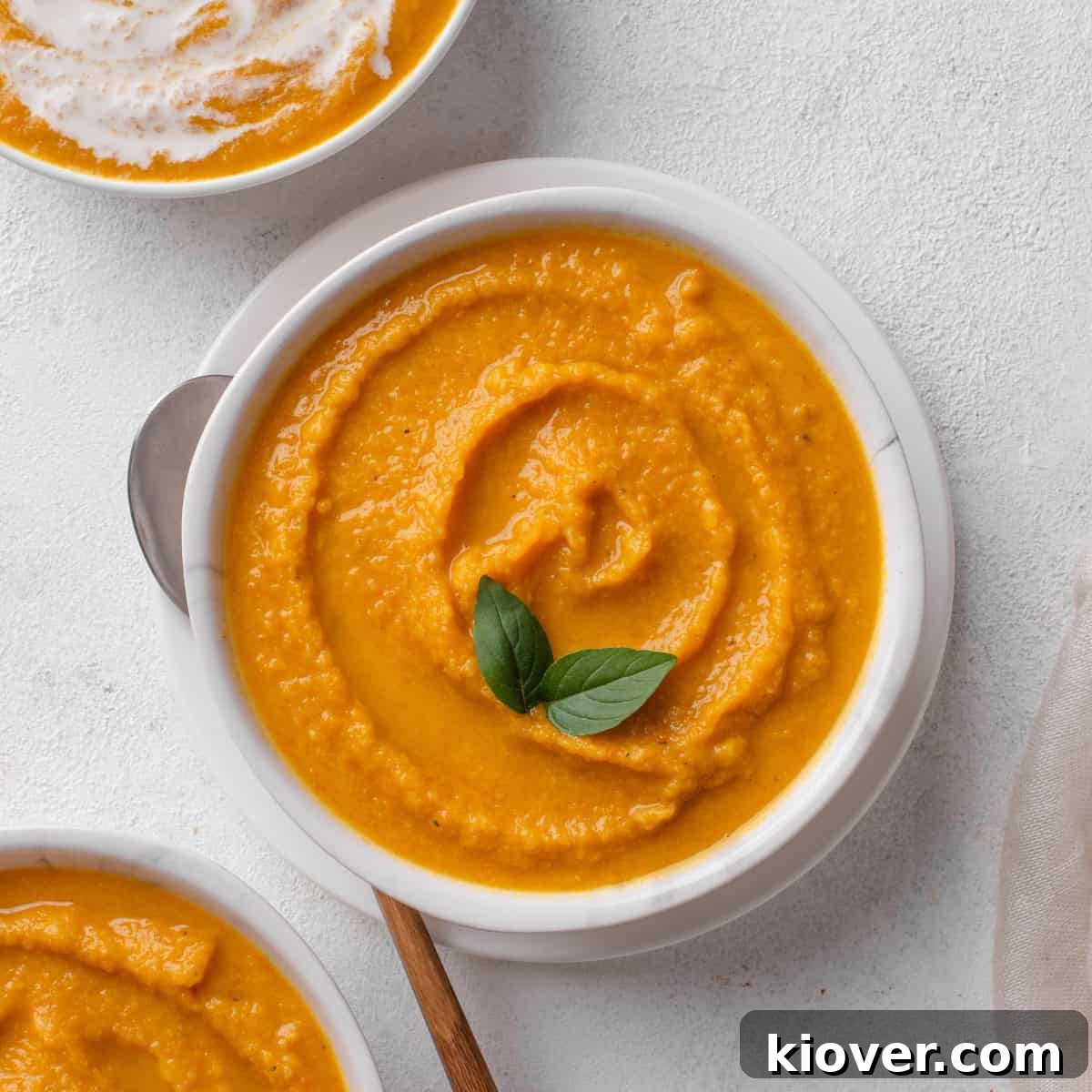 Creamy Carrot and Parsnip Soup Recipe for Cozy Weeknights 2 Carrot and Parsnip soup.