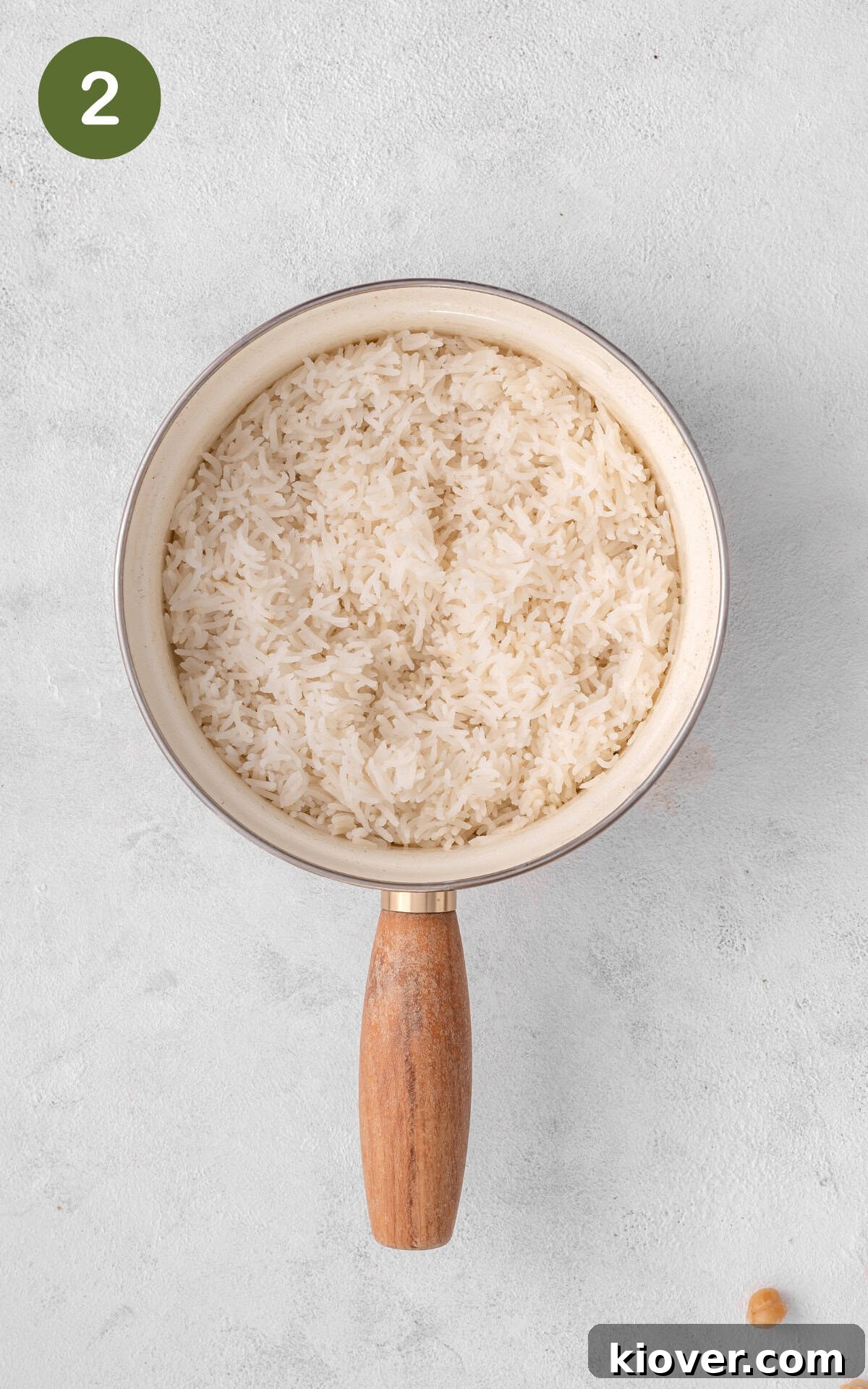 Cooked rice in a saucepan.