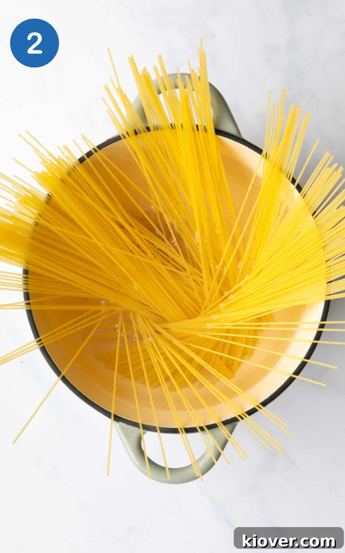 Creamy Roasted Red Pepper Pasta Recipe for Dinner Tonight 5 spaghetti in a large pot of boiling salted water.