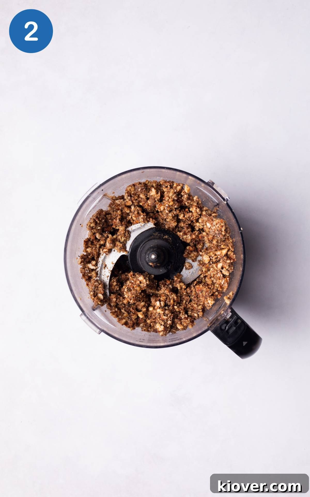 sticky mixture for healthy mince pies in a blender.